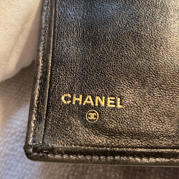 CHANEL authentic vintage Black Diamond Stitch Wallet - Picture 7 of 12
